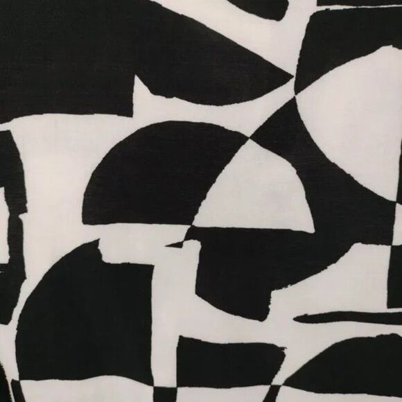 NWT Cocomo Plus Size 1X Black & Ivory Geo Print Pintuck Short Sleeve Top - Picture 5 of 7